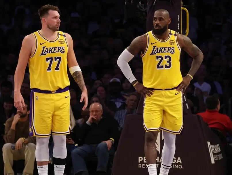 今晚比利亚雷亚尔备战西甲；扳平良机细节曝光；悬念犹存；赛程密集仍需轮换的简单介绍