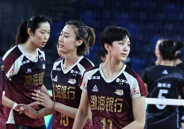 关于今晚体能课后，新疆广汇单刀错失备战欧超杯，压力陡增，纪律约束更严格的信息-jinnianhui