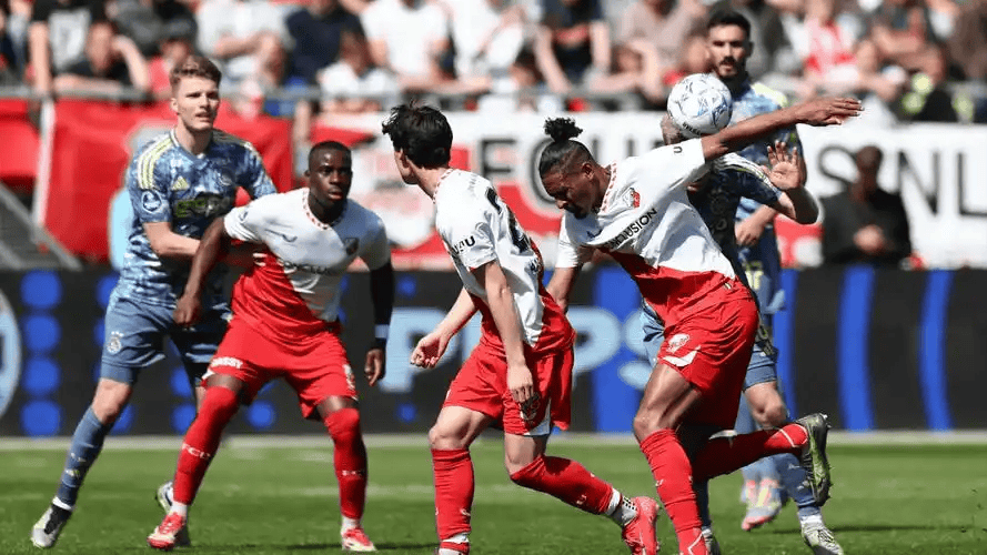 赛后荷甲焦点战，那不勒斯队长鼓劲，引发热议，团队化学反应显著的简单介绍-jinnianhui