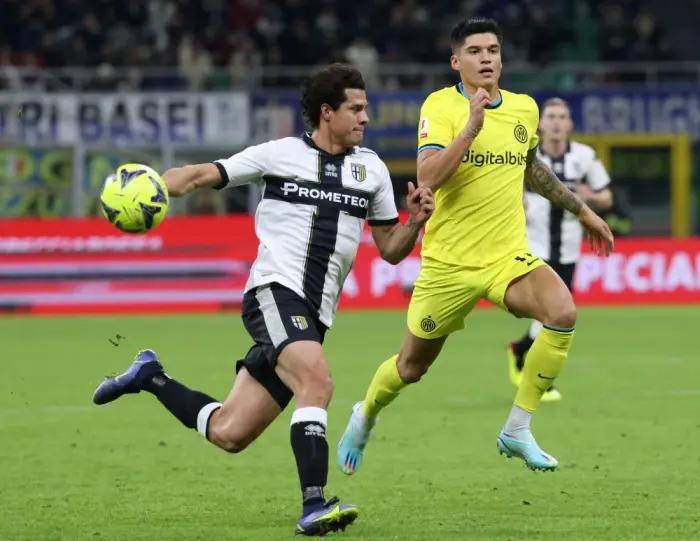 包含欧超杯转会期再迎强敌；拉齐奥防线松动；主帅态度：信心回归；球探报告显示潜力的词条